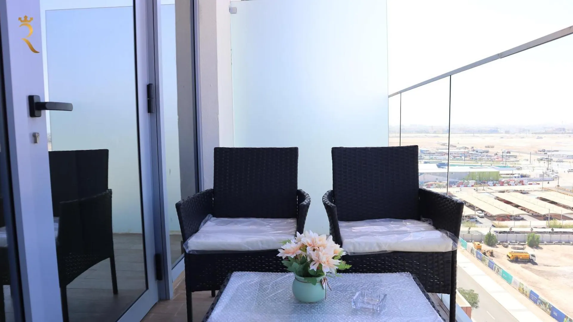 Floret Cozy 1Br Apartment In Peaceful Oasis 0*, Абу-Даби