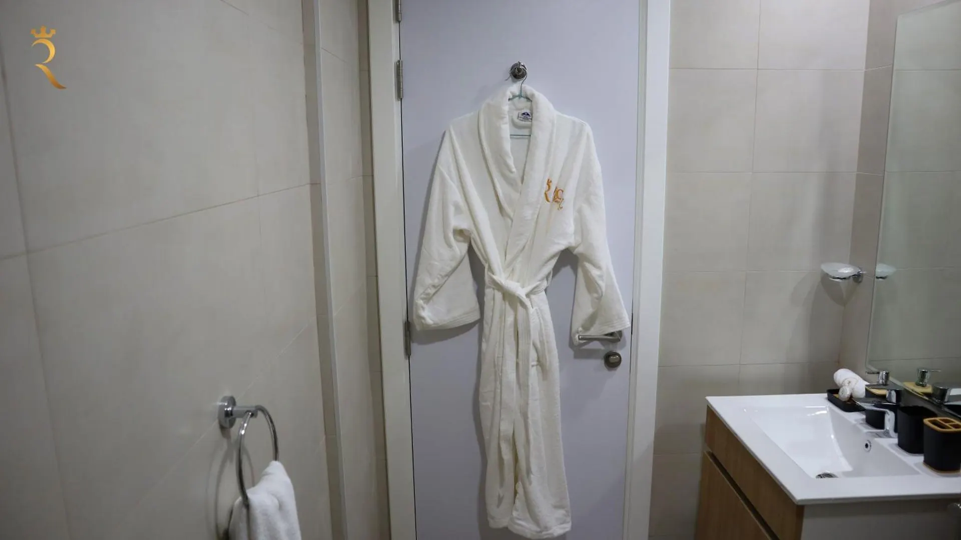 Floret Cozy 1Br Apartment In Peaceful Oasis 0*, Abú Dhabí